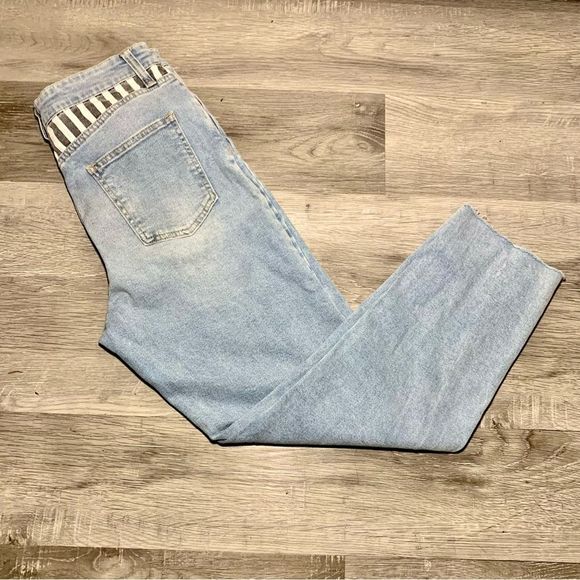 BDG URBAN OUTFITTERS High Rise Girlfriend Jeans in Rinsed w/Striped Yoke Sz 29 - Picture 2 of 15